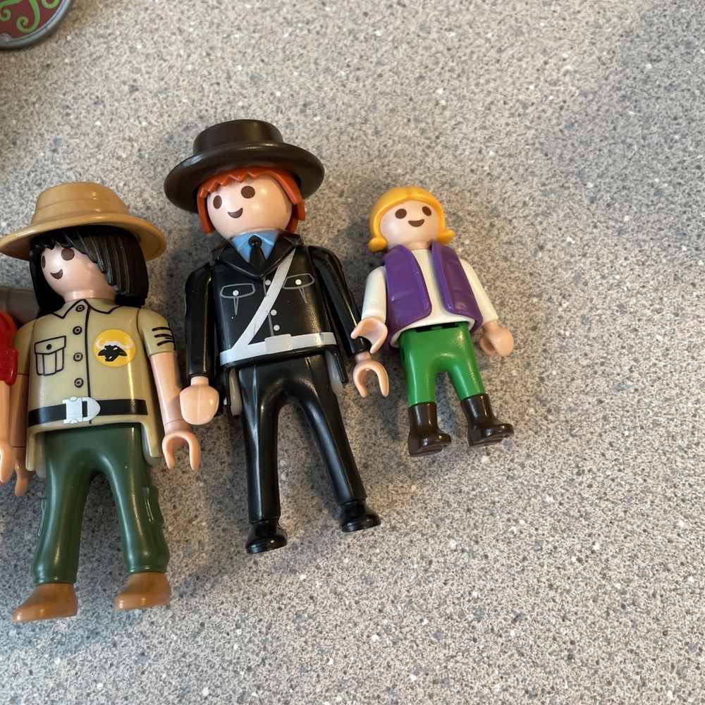 Large LOT Of Playmobil Accessories and people Hats Weapons Zoo Keeper Safari - Picture 4 of 7